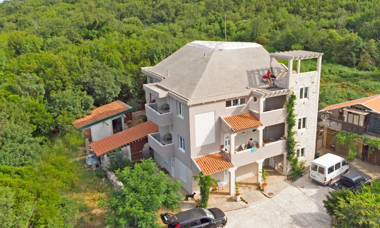 Mirta Apartments Family Farm بودفا المظهر الخارجي الصورة